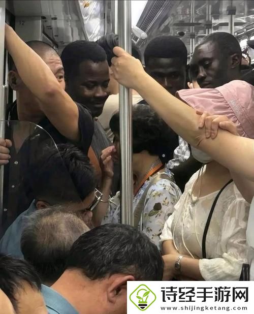 三个黑人互换着躁我一个